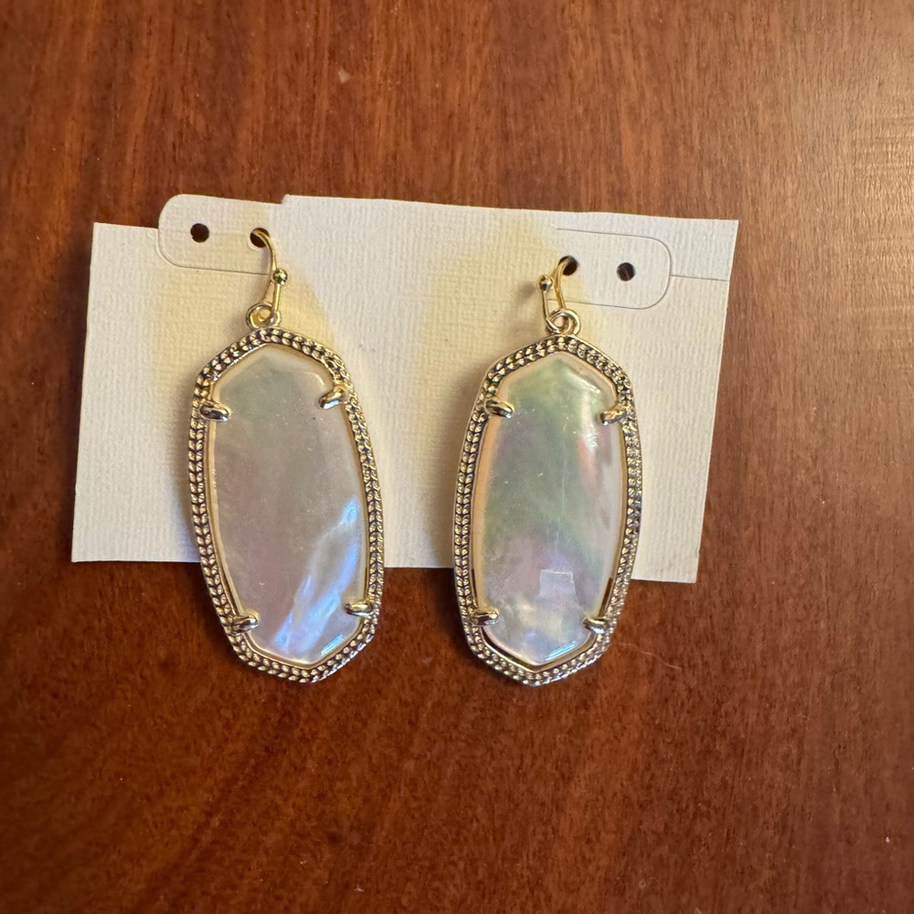 Kendra Scott Elle Mother of Pearl Drop Earrings NWOT
